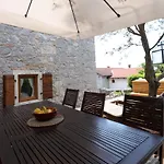 Villa Fani With Jacuzzi Ičići