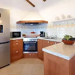Fani With Jacuzzi Villa