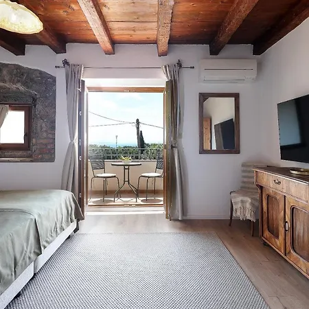 Fani With Jacuzzi Icici