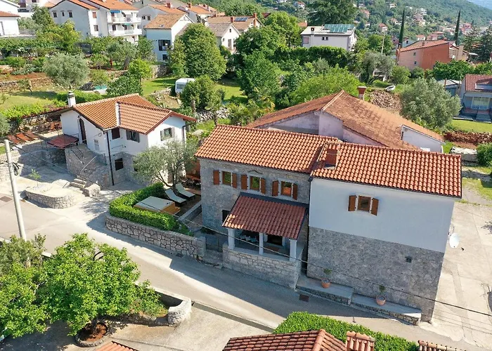 Villa Fani With Jacuzzi Ičići