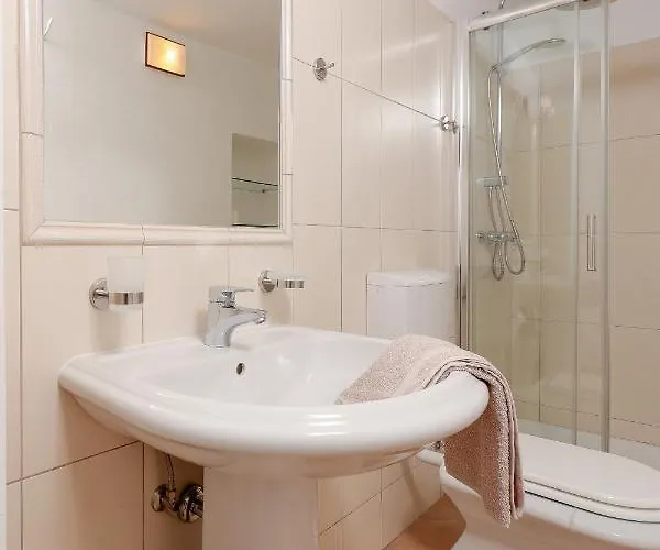 Villa Fani With Jacuzzi
