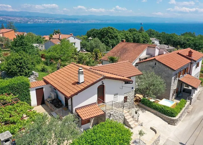 Villa Fani With Jacuzzi *