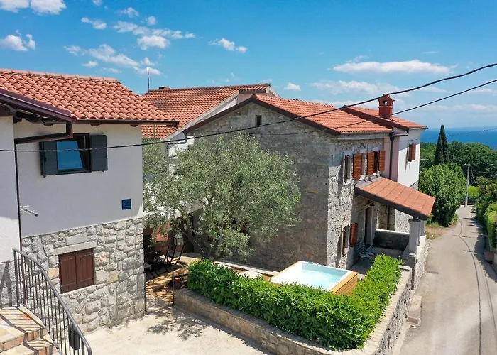 Villa Fani With Jacuzzi Ičići