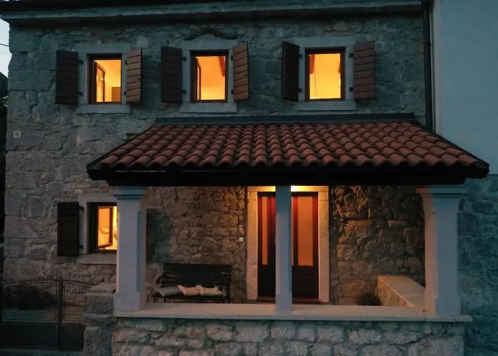 Villa Fani With Jacuzzi *
